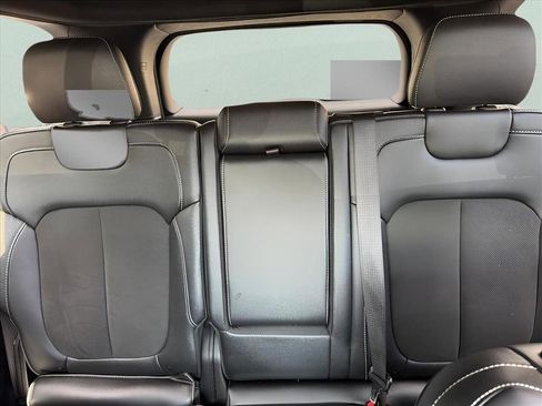 Used 2023 Jeep Grand Cherokee Altitude image 19