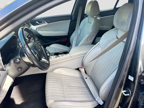 Used 2022 Genesis G70 3.3T RWD image 21