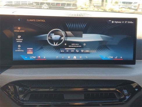 Used 2025 BMW 330i Sedan image 22