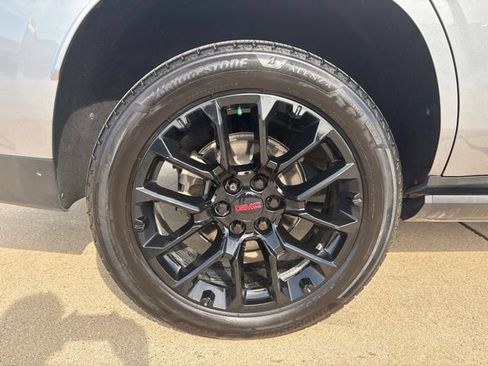 Used 2022 GMC Yukon Denali AWD/4WD image 10