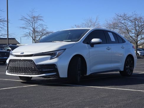 Used 2024 Toyota Corolla SE image 13