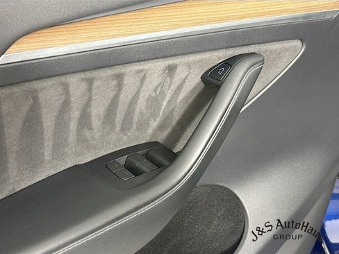 Used 2023 Tesla Model Y Long Range image 24