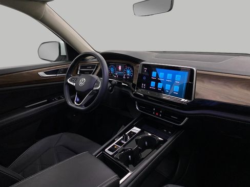 Used 2024 Volkswagen Atlas SE image 21