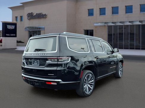 Used 2022 Jeep Grand Wagoneer Series III w/ Flexible Seating Group AWD/4WD image 5