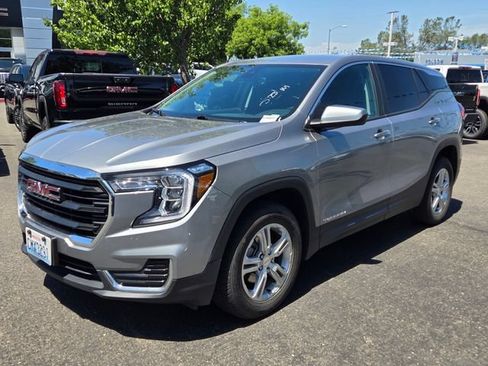Used 2024 GMC Terrain SLE AWD/4WD image 8