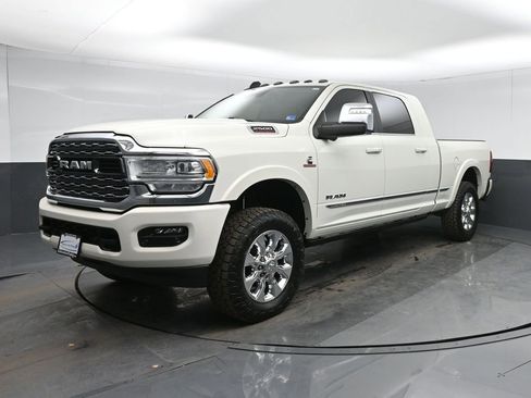 Used 2023 RAM 2500 Limited AWD/4WD image 3