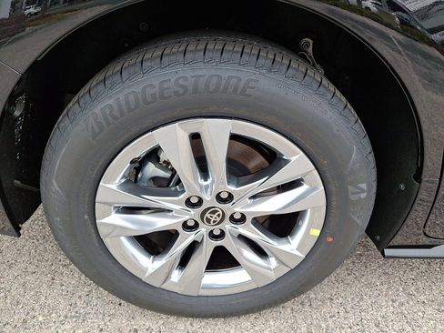 New 2026 Toyota Sienna XLE image 5