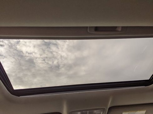 Used 2017 Toyota Highlander XLE image 13