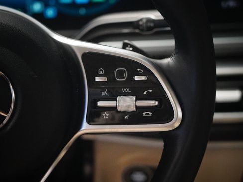 Used 2023 Mercedes-Benz GLS 580 4MATIC image 18