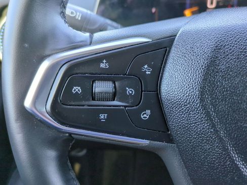 Certified 2025 Chevrolet Trax LT w/ Driver Confidence Package FWD image 24