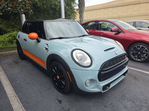 Used 2018 MINI Cooper S FWD image 1