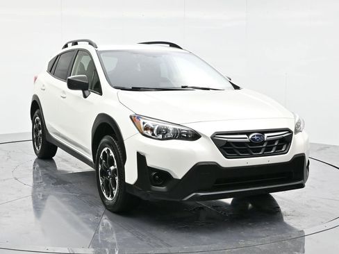 Used 2023 Subaru Crosstrek 2.0i image 3
