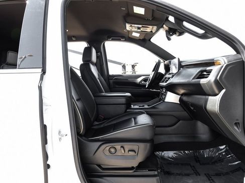 Used 2023 Chevrolet Suburban Premier image 36