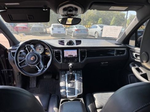 Used 2017 Porsche Macan S image 16