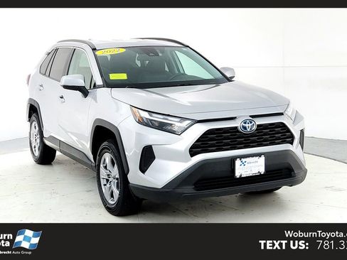 Used 2022 Toyota RAV4 XLE AWD/4WD image 1