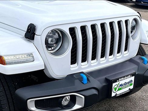 Used 2023 Jeep Wrangler Unlimited Sahara w/ Cold Weather Group AWD/4WD image 30