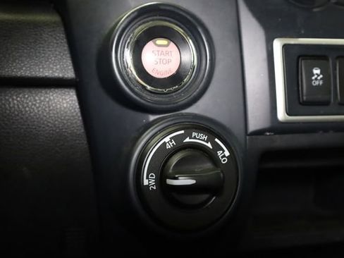 Used 2017 Nissan Titan S image 21