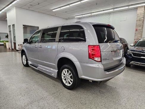 Used 2018 Dodge Grand Caravan SXT FWD image 7