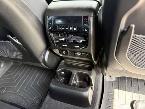 Used 2021 Jeep Grand Cherokee L Overland w/ Luxury Tech Group IV AWD/4WD image 20
