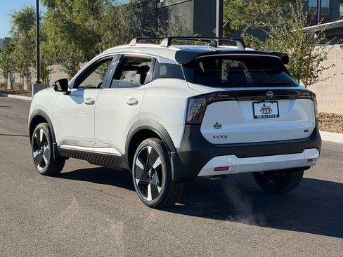 New 2026 Nissan Kicks SR w/ Cold Weather Package FWD image 3