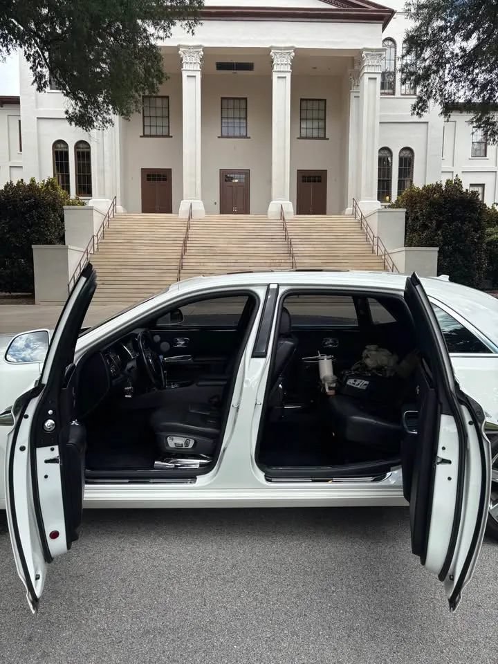 Used 2012 Rolls-Royce Ghost Extended Wheelbase RWD image 9