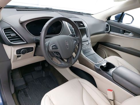 Used 2017 Lincoln MKX Select w/ Select Plus Package image 18