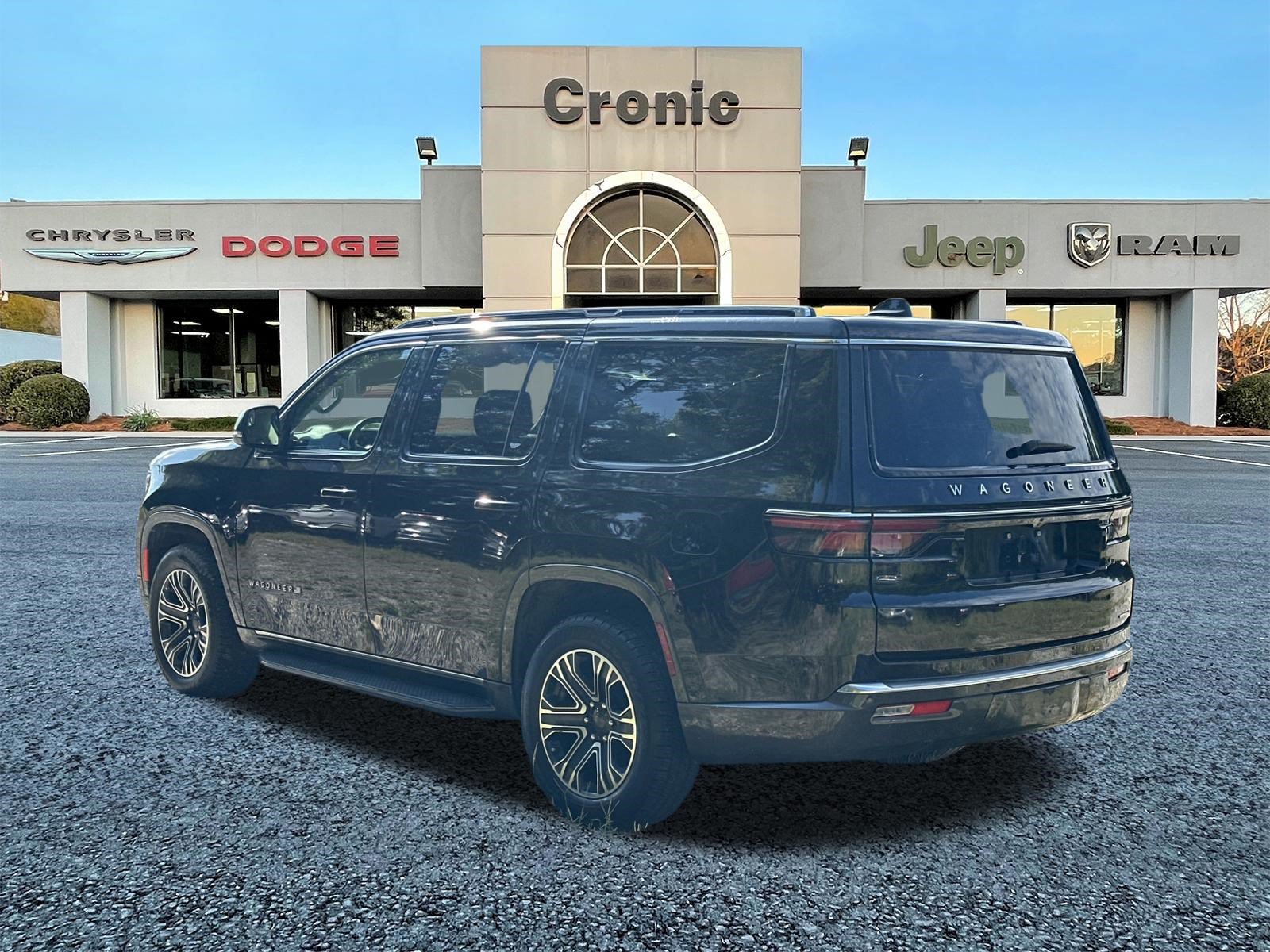 Used 2022 Jeep Wagoneer Series III w/ Flexible Seating Group RWD image 5