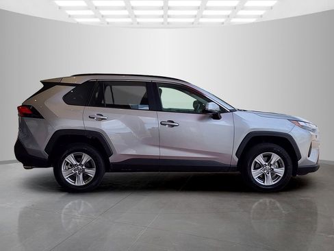 Used 2025 Toyota RAV4 XLE w/ Convenience Package FWD image 3