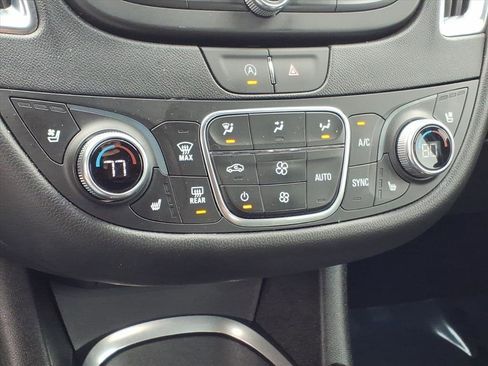 Used 2024 Chevrolet Malibu LT image 14