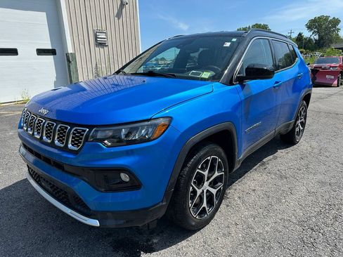 Used 2024 Jeep Compass Limited AWD/4WD image 10