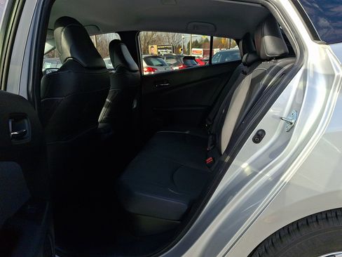 Used 2021 Toyota Prius Prime XLE image 9