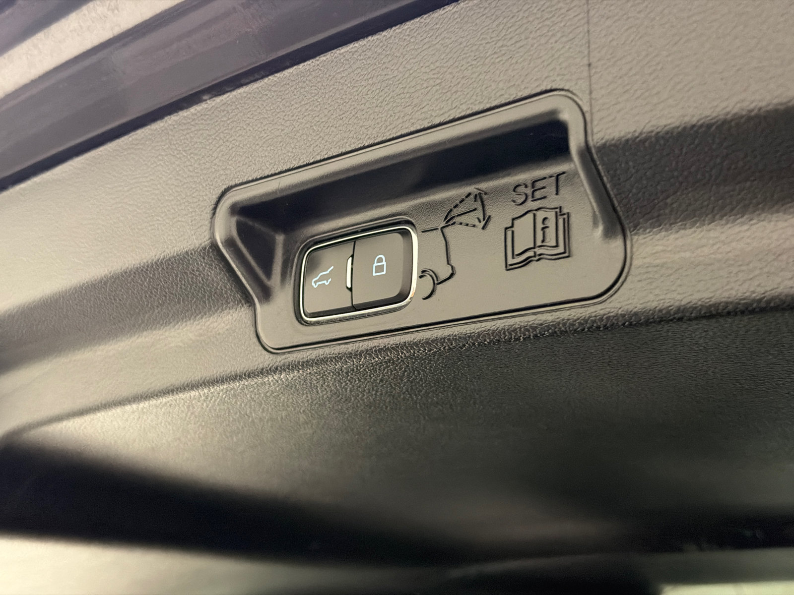 Used 2021 Ford Explorer ST w/ Equipment Group 401A AWD/4WD image 9
