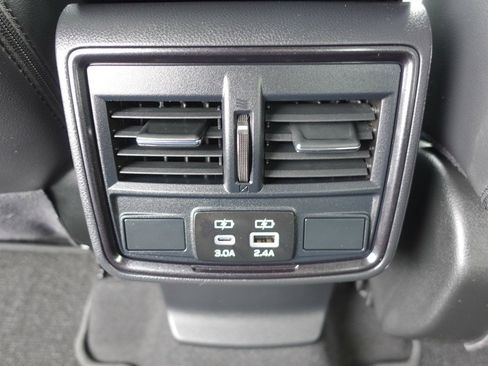 Used 2025 Subaru Forester Limited image 23