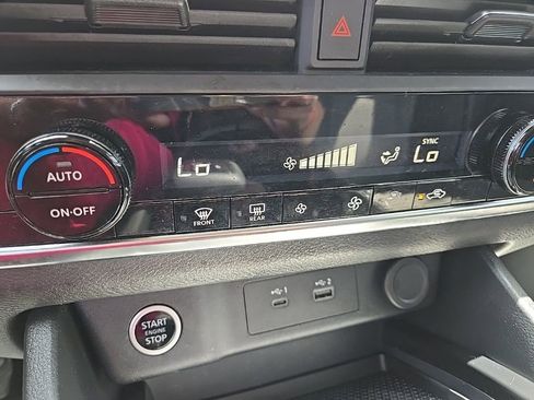 Used 2023 Nissan Rogue SV AWD/4WD image 53