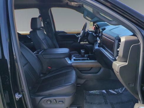 Used 2024 Chevrolet Silverado 1500 High Country image 16