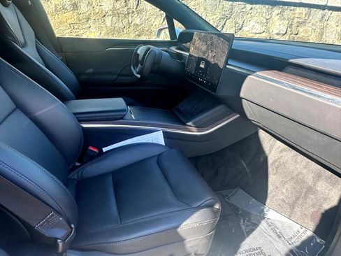 Used 2023 Tesla Model X image 40