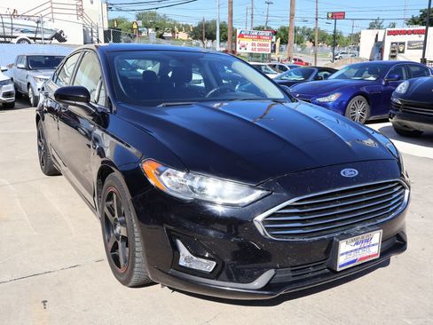 Used 2019 Ford Fusion SE AWD/4WD image 1