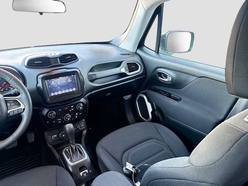 Used 2021 Jeep Renegade Latitude image 22