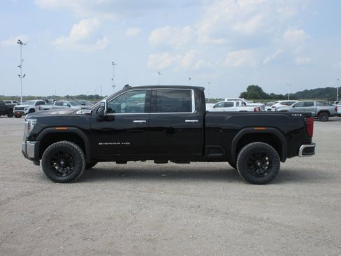 New 2025 GMC Sierra 2500 SLT w/ SLT Convenience Package image 10
