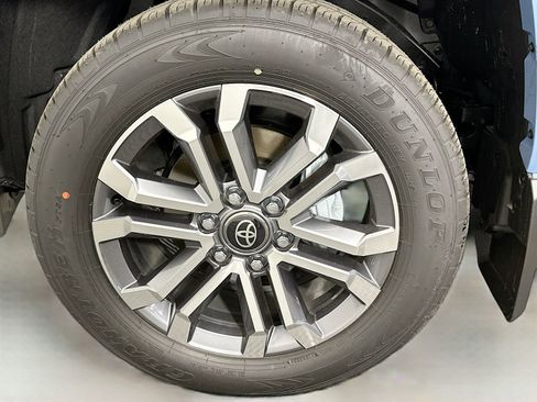 New 2026 Toyota 4Runner Limited AWD/4WD image 33