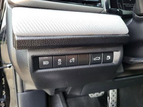 Used 2025 Toyota Camry SE image 13