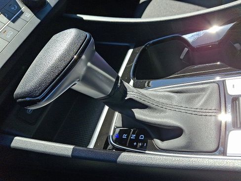 Certified 2025 Hyundai Tucson SE image 10