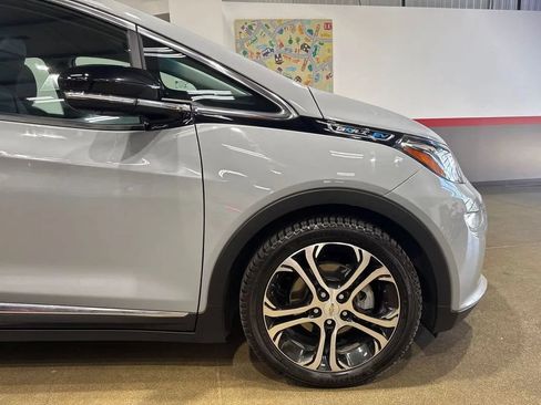 Used 2020 Chevrolet Bolt Premier w/ Infotainment Package FWD image 56