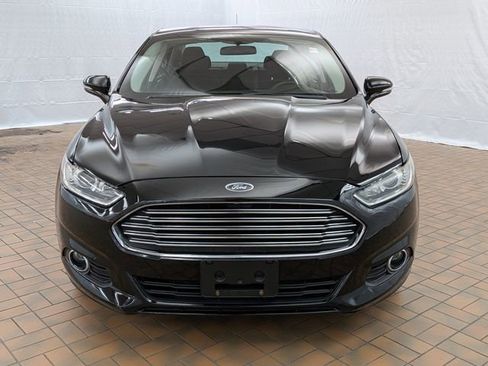 Used 2016 Ford Fusion SE w/ Equipment Group 201A FWD image 2