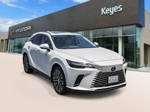 Used 2024 Lexus RX 350 Premium Plus w/ Cold Area Package FWD image 3