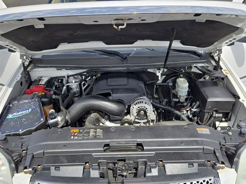 Used 2011 GMC Yukon XL Denali AWD/4WD image 25