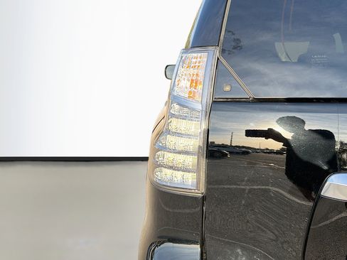 Used 2022 Lexus GX 460 Luxury image 10