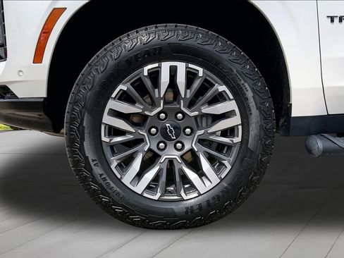 Used 2025 Chevrolet Tahoe Z71 AWD/4WD image 34