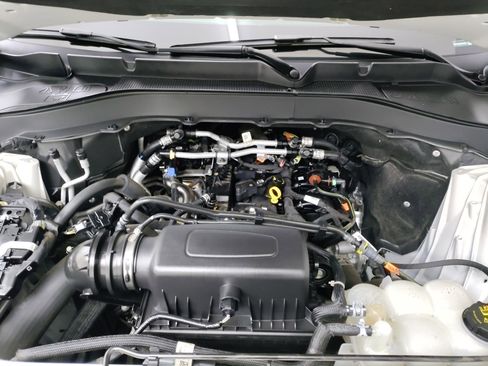 Used 2022 Ford Explorer XLT w/ Equipment Group 202A image 34