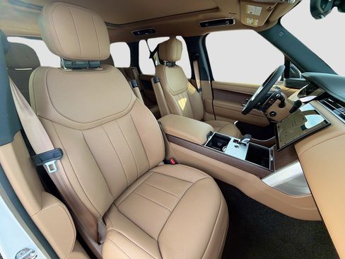 New 2026 Land Rover Range Rover SE image 16